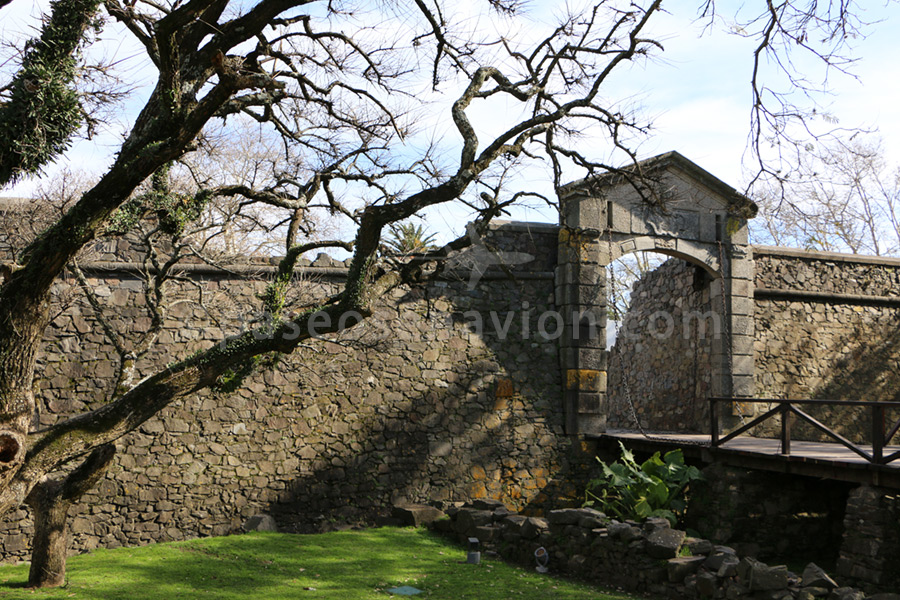 Entrance to the old city of Colonia