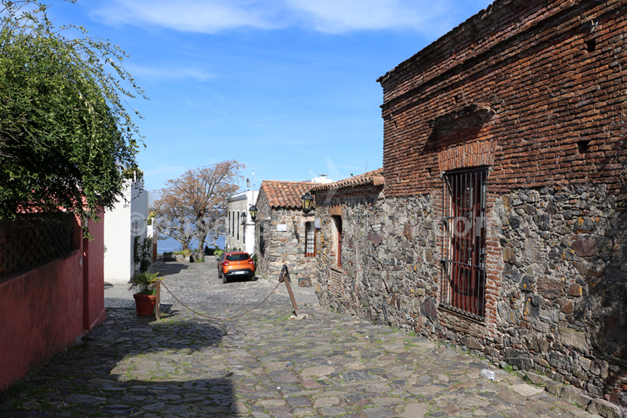 The street of sighs, Colonia