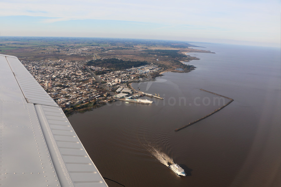 Vista a�rea del puerto de Colonia